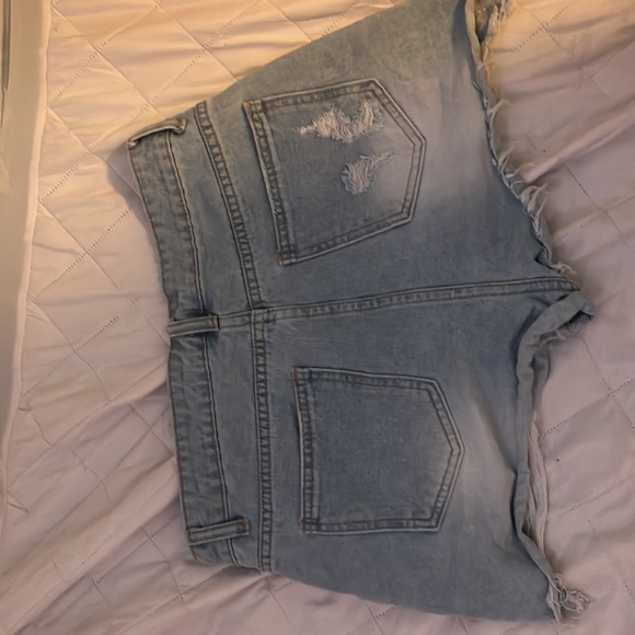 shein high waist ripped raw trim denim shorts - Picture 2 of 2